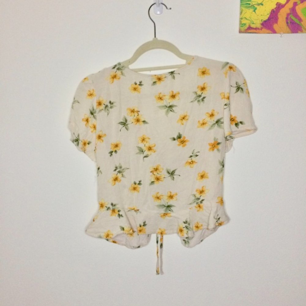 American Eagle Outfitters Yellow Cream Floral Crop Top Size S - Picture 3 of 3
